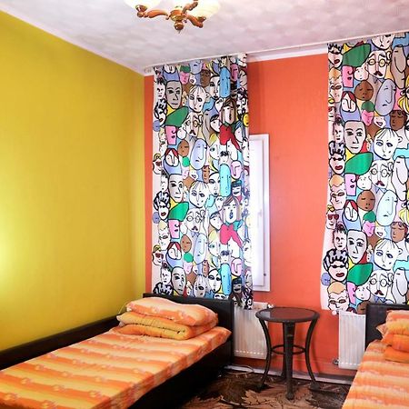 Funky Mamaliga Hostel Chişinău Esterno foto