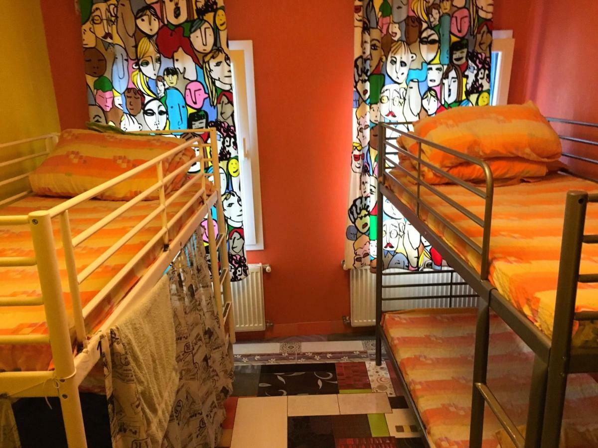 Funky Mamaliga Hostel Chişinău Esterno foto