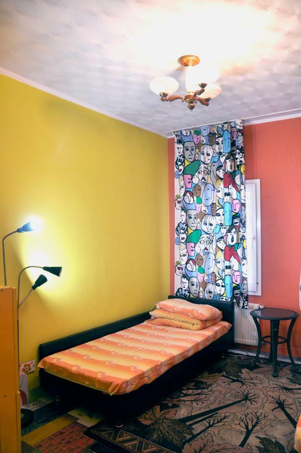 Funky Mamaliga Hostel Chişinău Esterno foto